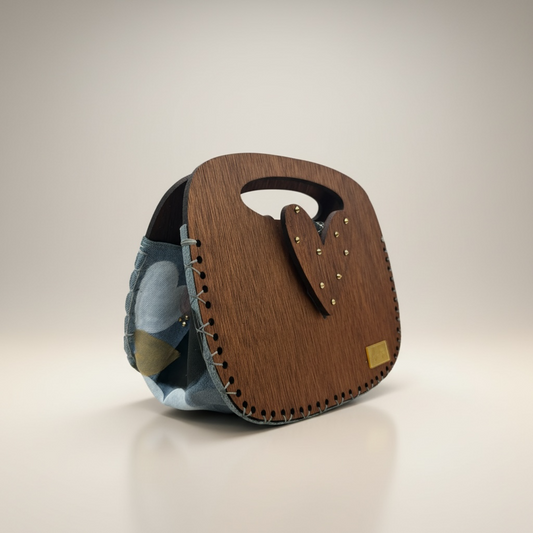 Wood Heart Black