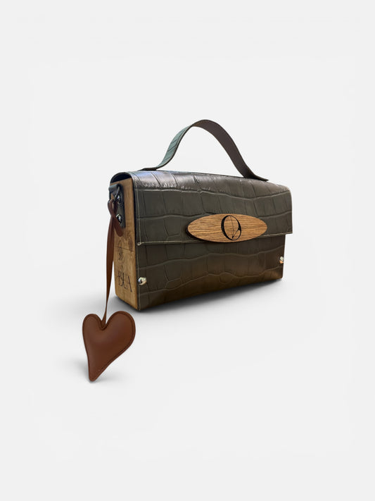 Cartera Adelaida Gris| Cuero y Madera Hecha Artesanalmente en Puerto Rico